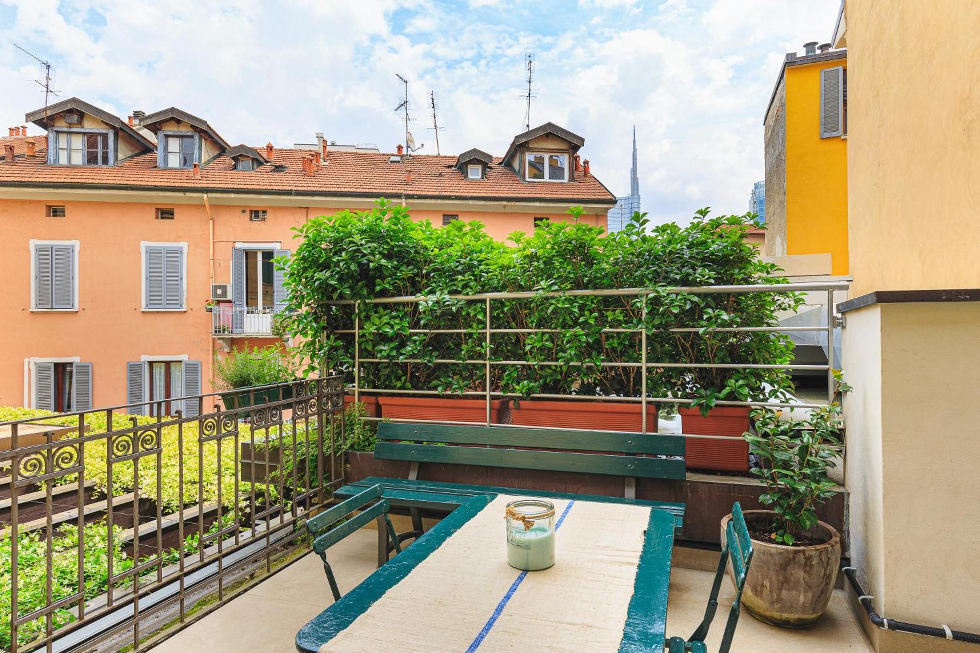 Luxury Terrace In The Center Of Garibaldi Train Station Brera Apartment Mailand